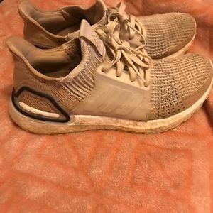 Women’s Adidas Ultra Boost size 7.5